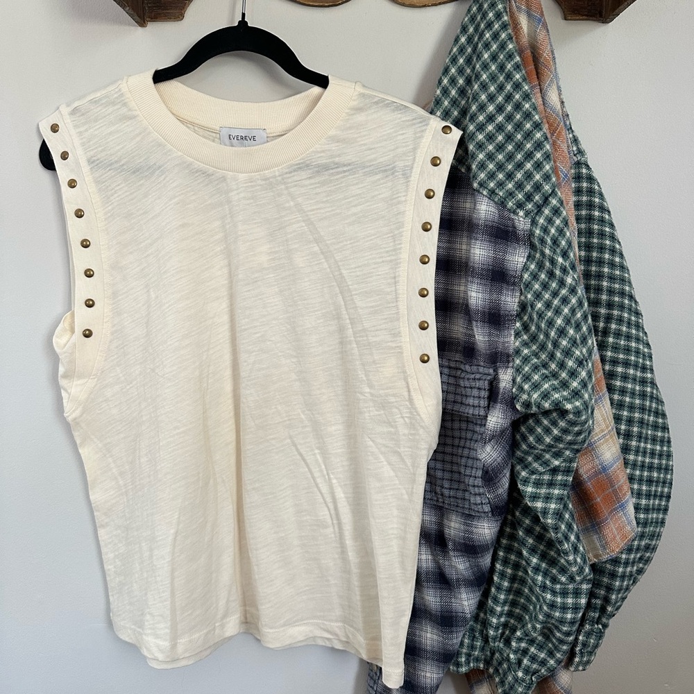 Evereve Ivory Muscle Tee with Bronze Accents